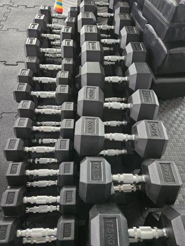 Sešstūra hanteļu komplekts STRONGMAN (2x12,5-35kg)
