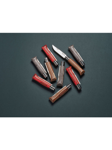 Opinel Nr.8 Laminated Red nazobē ar nerūsējošā tērauda asmens un sarkanu beršu rokturi