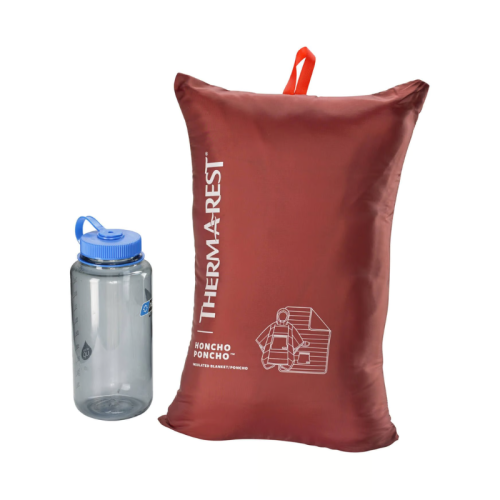 Termā-Rest Hončo pončo, kas kalpo arī kā sega un lietusrāmis