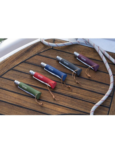 Nazis Opinel Trekking Nr. 8 ar nerūsējošā tērauda asmeni un tumši brūnu rokturi