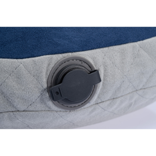 Ceļošanas spilvens COCOON Air-Core Neck Pillow ar ergonomisku mikrošķiedras materiālu